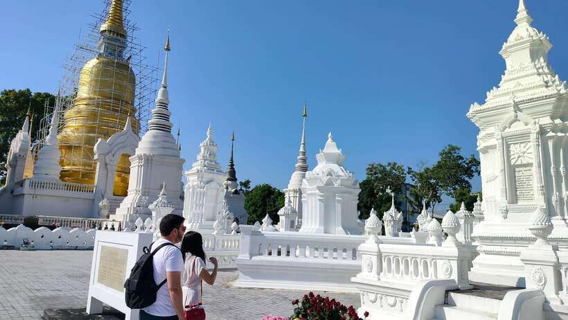 Chiang Mai: Tuk-Tuk Evening Tour with Temples & Street Foods - Who will enjoy this tour most?