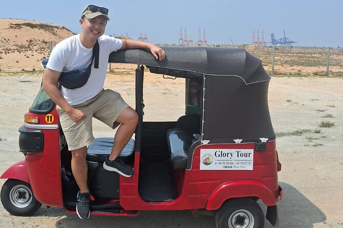 Colombo local Food Tour &City Tour by TukTuk All food Included - Aluthkade street food: the main eating stop