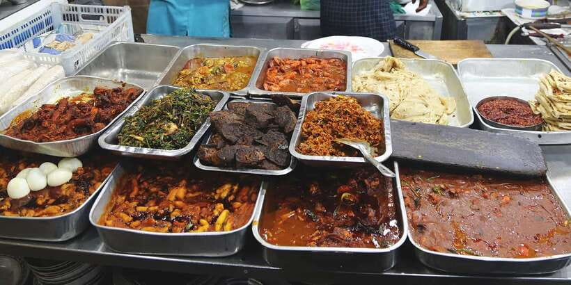Colombo: Street Food Private Walking Tour with Transfer - Tasting Hoppers, Porridge, and Savory Snacks