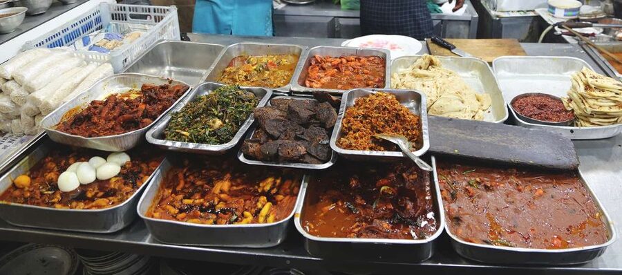 Colombo: Street Food Private Walking Tour with Transfer - Galle Face Green and the Kottu Finale
