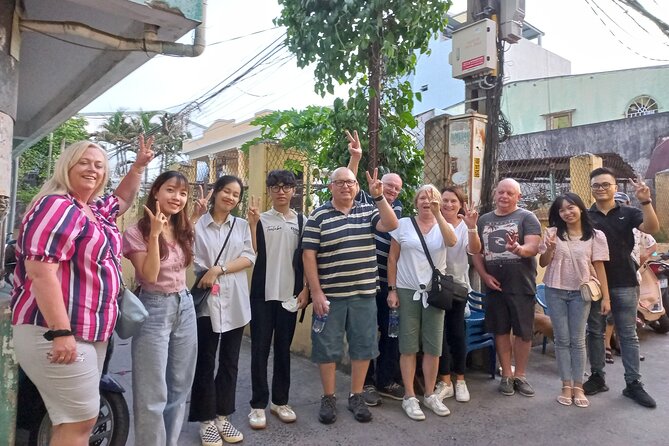 Da Nang By Night: Seafood dinner, night market and cruise trip - Guides who shape the evening