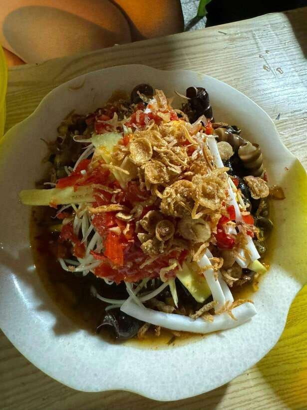 Da Nang City Street Food Private Tour With Local Students - Two food styles, two different values