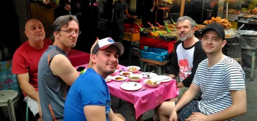 Da Nang: Hidden Street Food By Walking Tour with Local Lady - Reading the market through ingredients