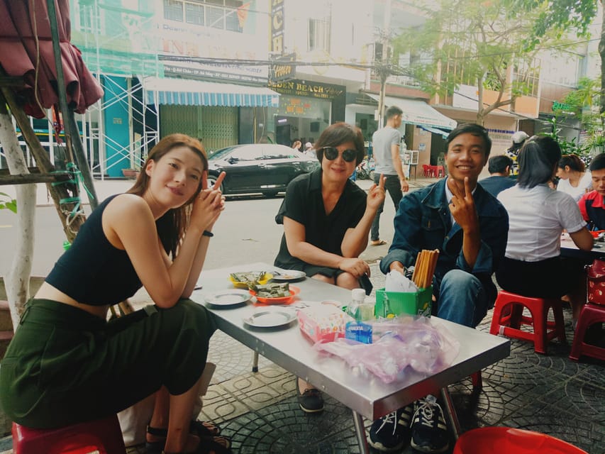 Da Nang: Local Street Food Walking Tour - Central Vietnamese cakes and pancakes