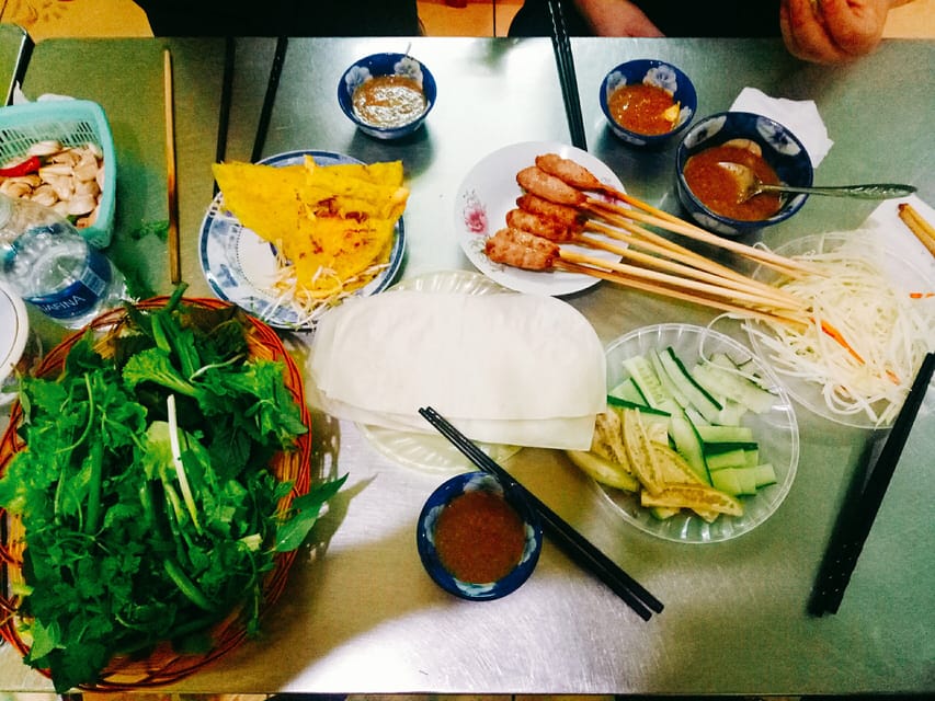 Da Nang: Local Street Food Walking Tour - Betel leaf beef and other local specialties