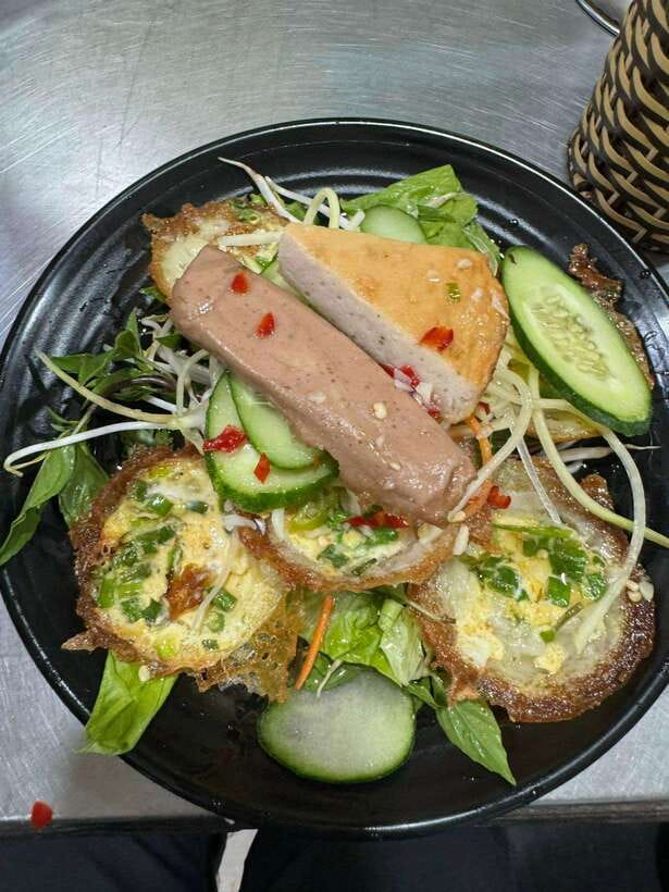 Đà Nẵng Private Street Food Tour With Beautiful Female Guide - Why this Da Nang food tour works after dark