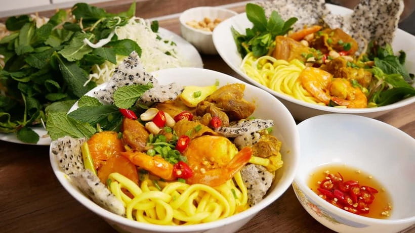 Da Nang street food exploring - Three or four stops that show everyday Da Nang food