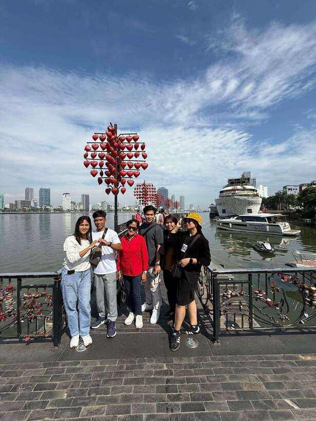 Da Nang Street Food Private Tour With Female Tour Guide - Tran Thi Ly Bridge and the return route