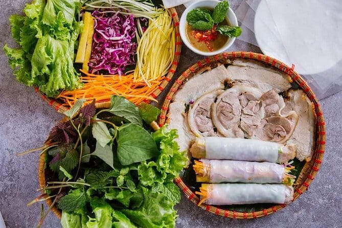 Da Nang Street Food Private Tour With Local Students - Why this Da Nang food tour feels different