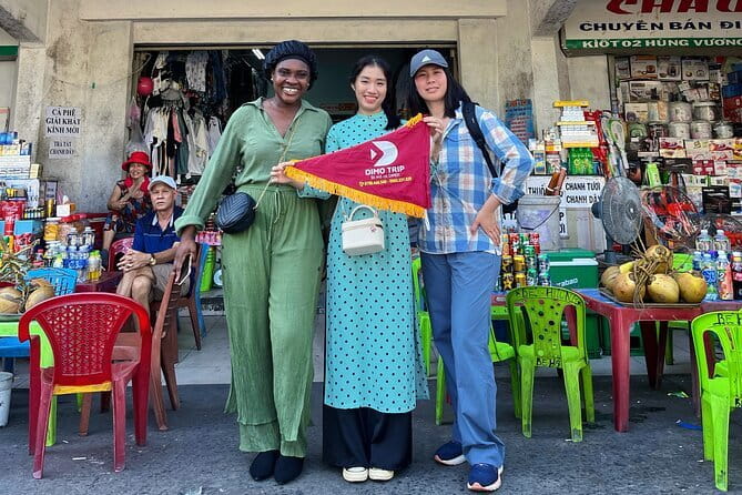 Danang Food Tour With Local Students - Chợ Cồn and Da Nang’s snack culture