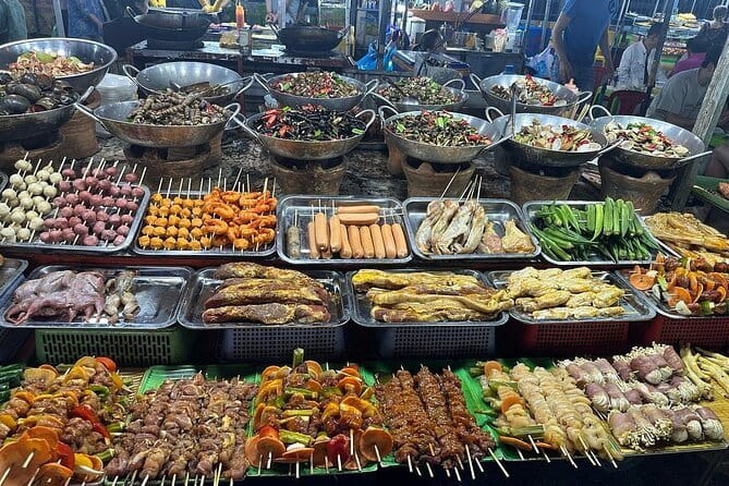 Danang Food Tour With Local Students - Kem bơ near Dragon Bridge