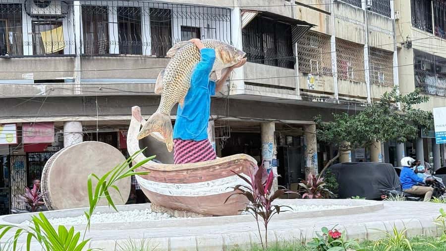 Dar es Salaam: Tuk-Tuk Tour, Street Food & Local Lifestyle - Key things to know before you book