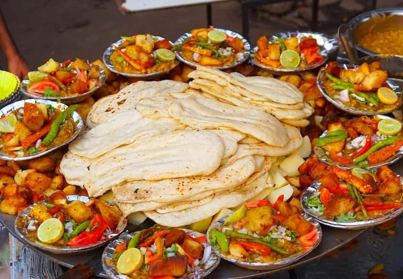 Delhi: Delhi Street Food Tour with Guide at Chandni Chowk - Chandni Chowk: Two Hours of Food, Markets, and Old Delhi Life