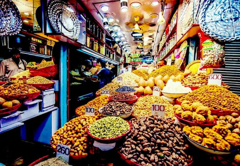 Delhi: Delhi Street Food Tour with Guide at Chandni Chowk - The Guide Makes the Difference