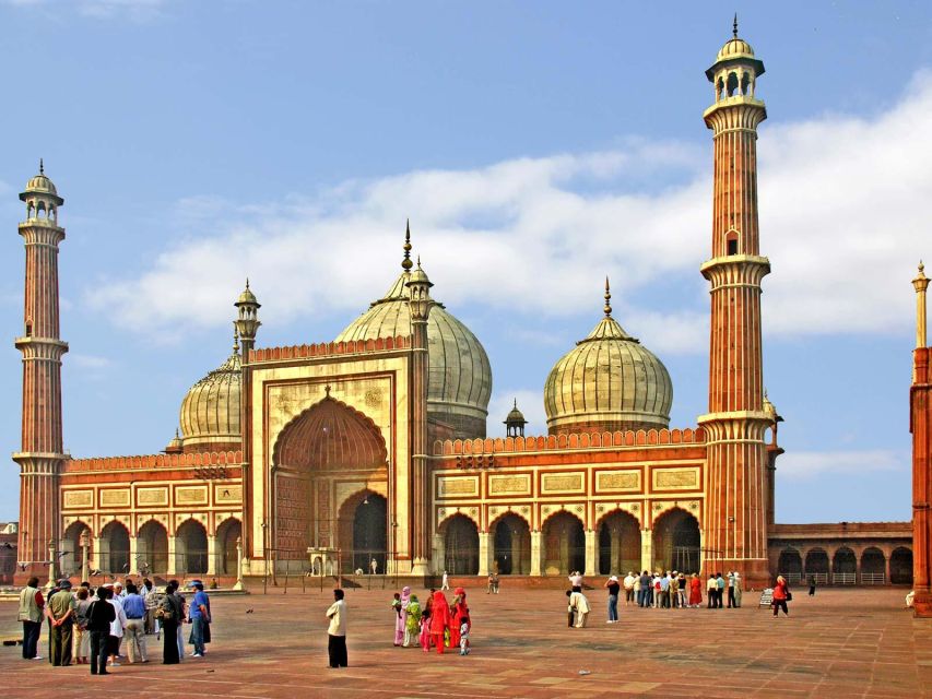 Delhi: Old Delhi City Tour with Tuk Tuk Ride & Street Food - Why this four-hour Old Delhi tour works