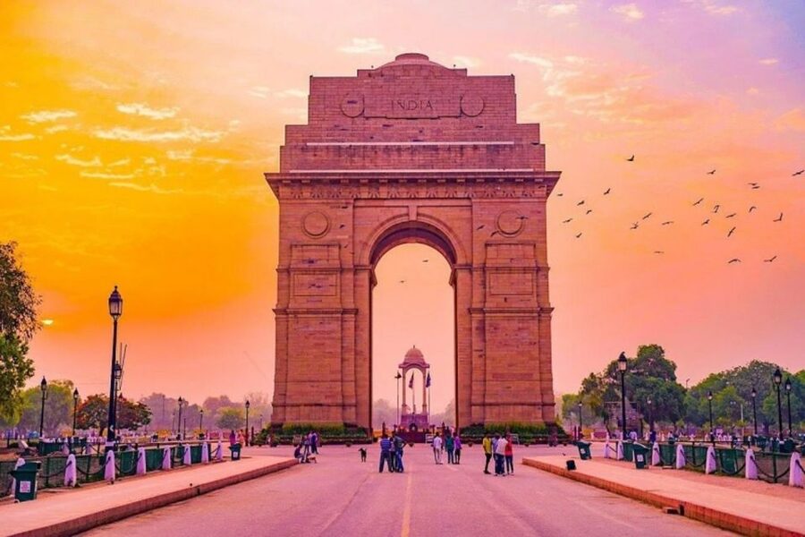 Delhi: Old Delhi City Tour with Tuk-Tuk Ride & Street Food - Starting at Jama Masjid, Shah Jahan’s great mosque