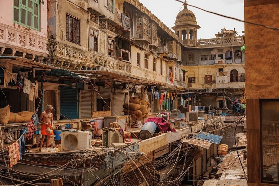 Delhi: Old Delhi's Street Food, Temples & Spice Market Tour - Key points at a glance