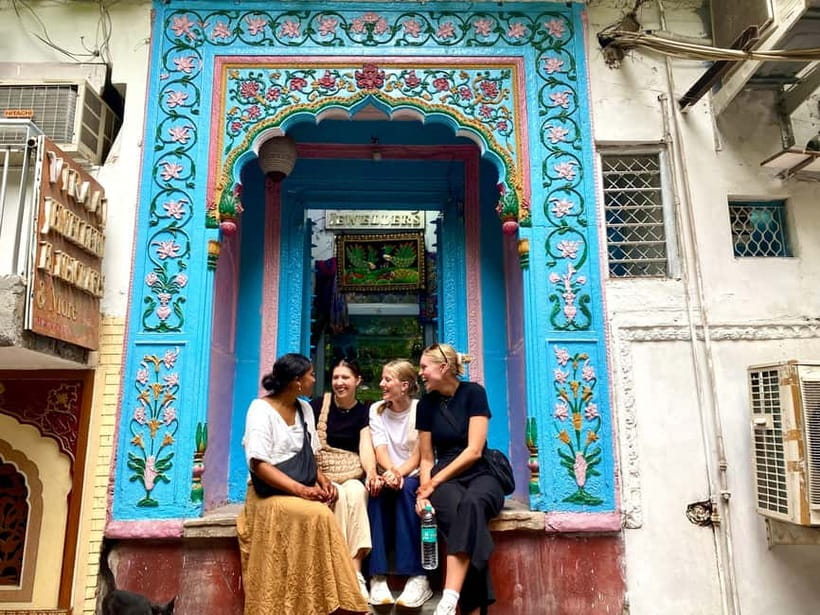 Delhi: Old Delhi's Street Food, Temples & Spice Market Tour - The rickshaw ride through Old Delhi