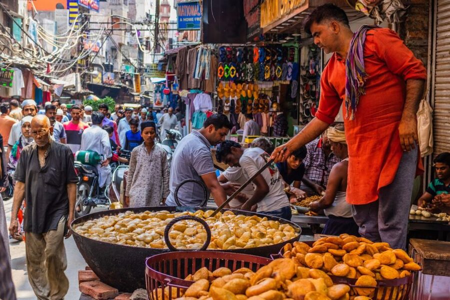 Delhi: Street Food Walking Tour of Old Delhi with Tastings - Who should book this experience
