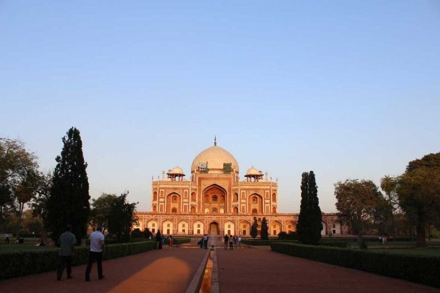 Delhi: Street Food Walking Tour of Old Delhi with Tastings - Gali Batashan and the logic of chaat