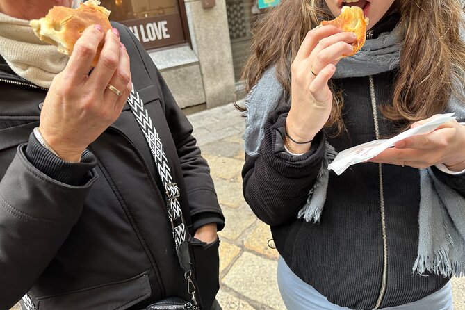 Delicious Milan Street Food Tour Tasting and Sightseeing with Local Guide - The Duomo and Galleria Vittorio Emanuele II