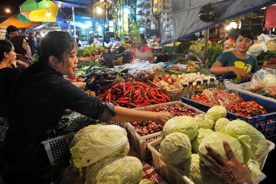 Denpasar: Night Street Food Walking Tour - Why Denpasar makes a better food stop than another resort dinner