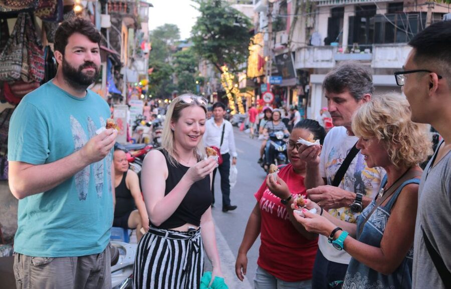Discover Hanoi's Street Food by Night & Mini Class Coffee - What the small group changes