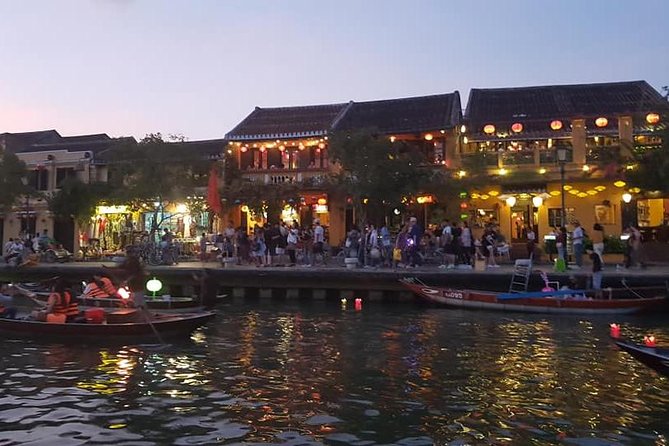 Discover Hoi An Walking Tour, Sampan Boat Ride, Night Market &Colourful Lanterns - A sampan ride beside the night market