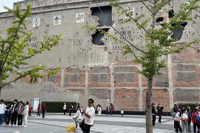 Discover Local Life and Street Food Shanghai Bike Adventure - A 14-kilometer ride through everyday Shanghai