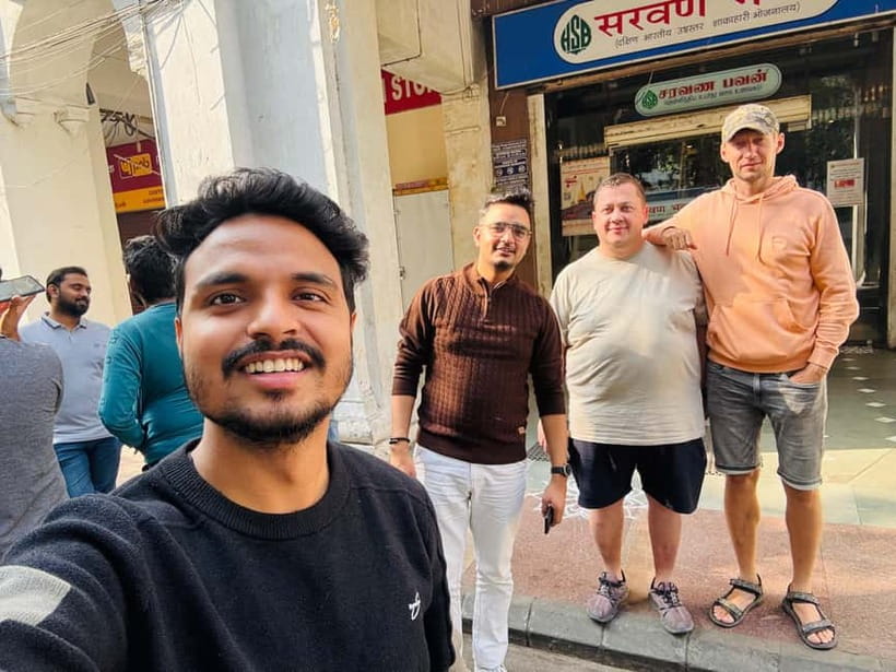 Discover Old & New Delhi: Private Tour with Street Food - The guides and the pace of the day