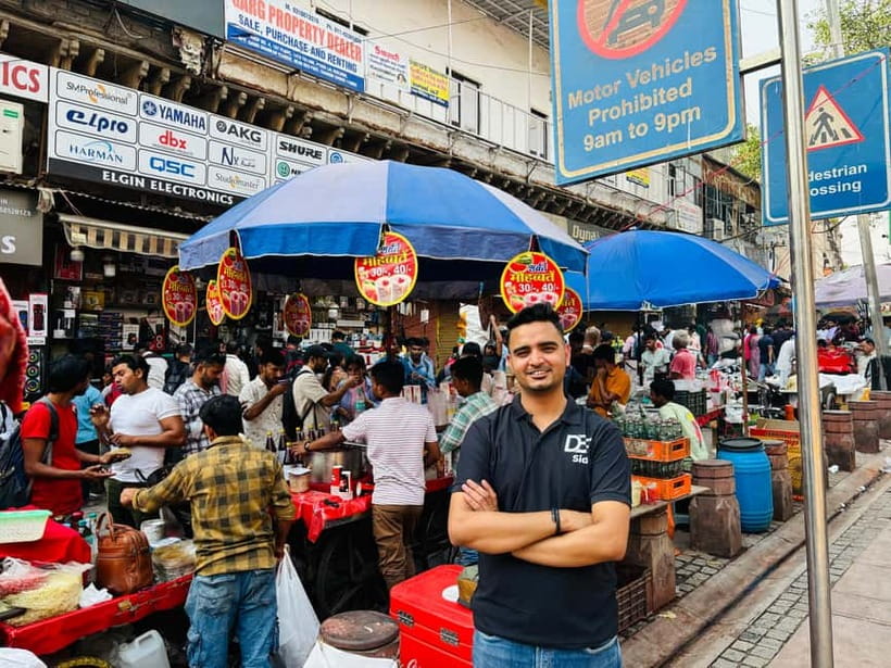 Discover Old & New Delhi: Private Tour with Street Food - Red Fort and Jama Masjid: Delhi’s Mughal center