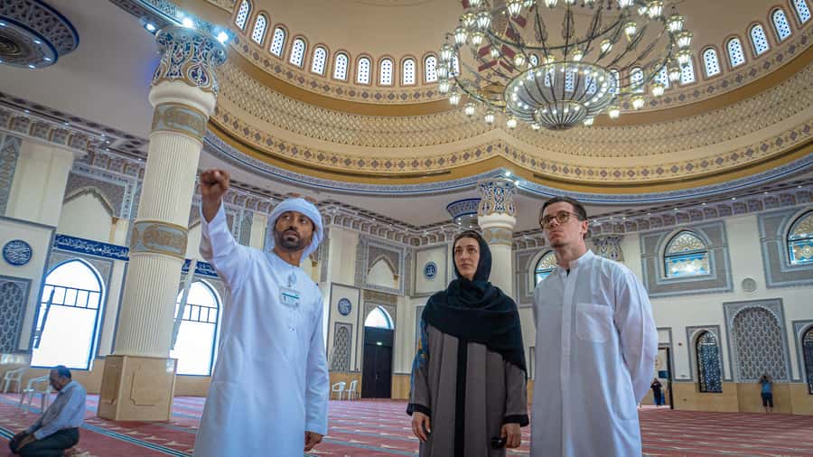 Dubai: City Highlights Tour with Blue Mosque & Street Food - Inside the Blue Mosque