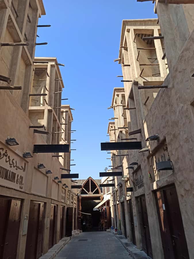 Dubai: City Highlights Tour with Blue Mosque & Street Food - Downtown Dubai in short, sharp stops