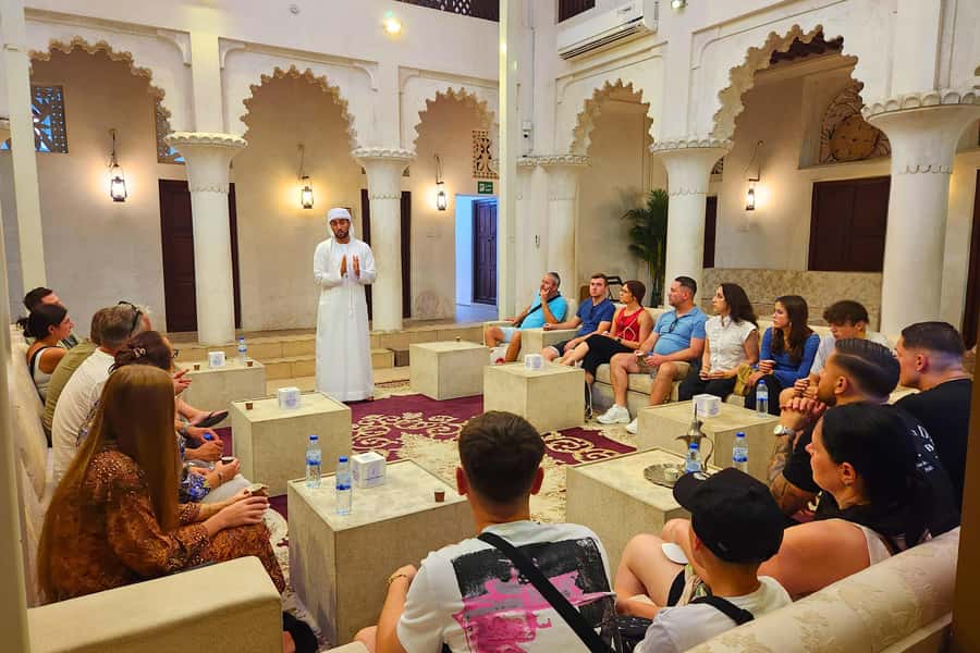 Dubai: Premium Old Town, Street Food, Souks & Boat Ride Tour - Why this tour works for seeing Old Dubai