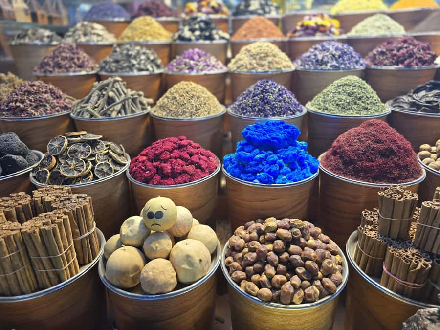 Dubai: Premium Old Town, Street Food, Souks & Boat Ride Tour - Al Souq Al Kabeer adds a working-market feel