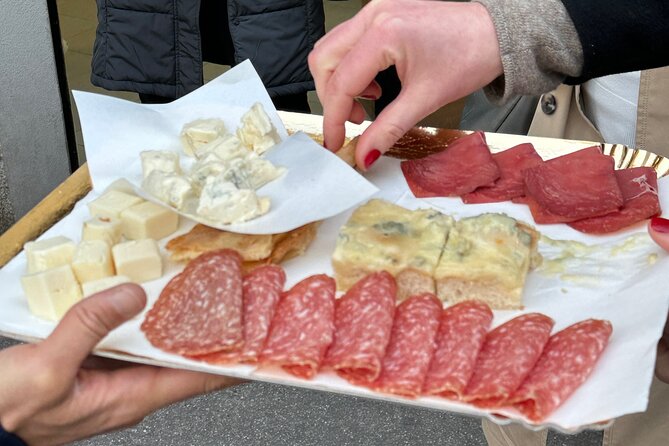Eating Milan Street Food Tour with Guided Tasting and Sightseeing - A quick taste of Milan in two and a half hours
