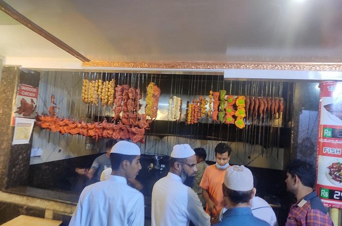 Evening Hyderabad Street Food Walk with Hyderabad Biryani - Stop three: chai and Osmania biscuits