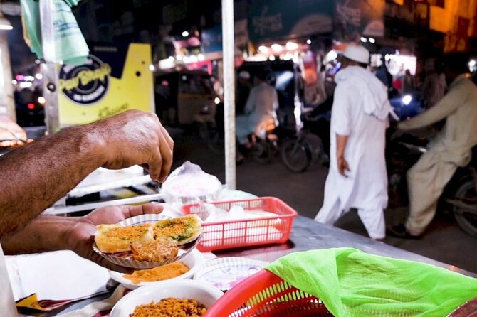 Experience and Fall in love with the street food of Mumbai, India - Why this Mumbai food tour is appealing