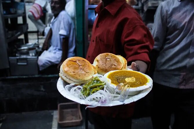 Experience and Fall in love with the street food of Mumbai, India - What the private format really gives you
