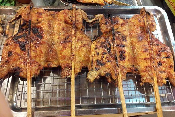 Famous Thai Street Food Tasting Experience! - The private format and guide support