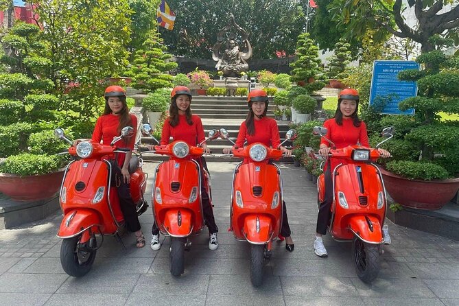 Female Riders Vespa Night Street Food + Train Street food 4 Hours - Pho dishes around Truc Bach Lake