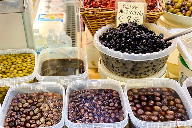 Florence Street Food Tour and sightseeing with Central Market - Starting at Piazza dell’Unità Italiana at 11:00