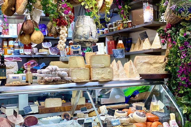 Florence Street Food Walking Tour with Wine in Duomo Area - Schiacciata, Cured Meat, and a Proper Tuscan Bite