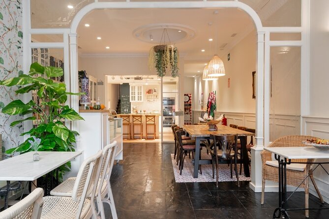 Food Market Shopping and Cooking Workshop in A Coruña - Timing, access, and who should book