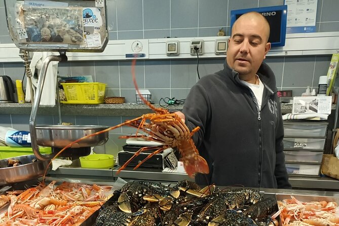 Food Market Shopping and Cooking Workshop in A Coruña - Cooking mussels, scallops, cockles, and paella