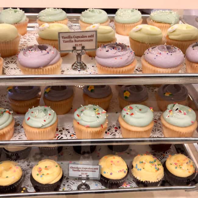 Food Tour Greenwich Village NYC - MacDougal Street and the first food tastes