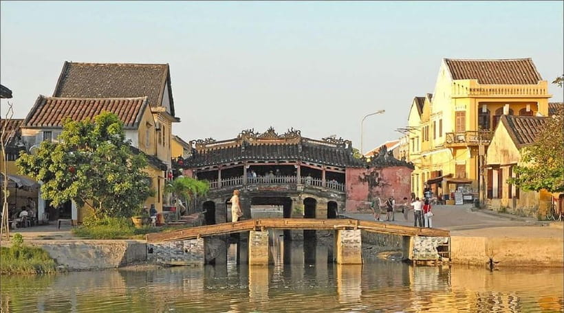 From Da Nang: Hoi An Old Town Tour, Night Market & Boat Ride - Inside a 200-year-old merchant house
