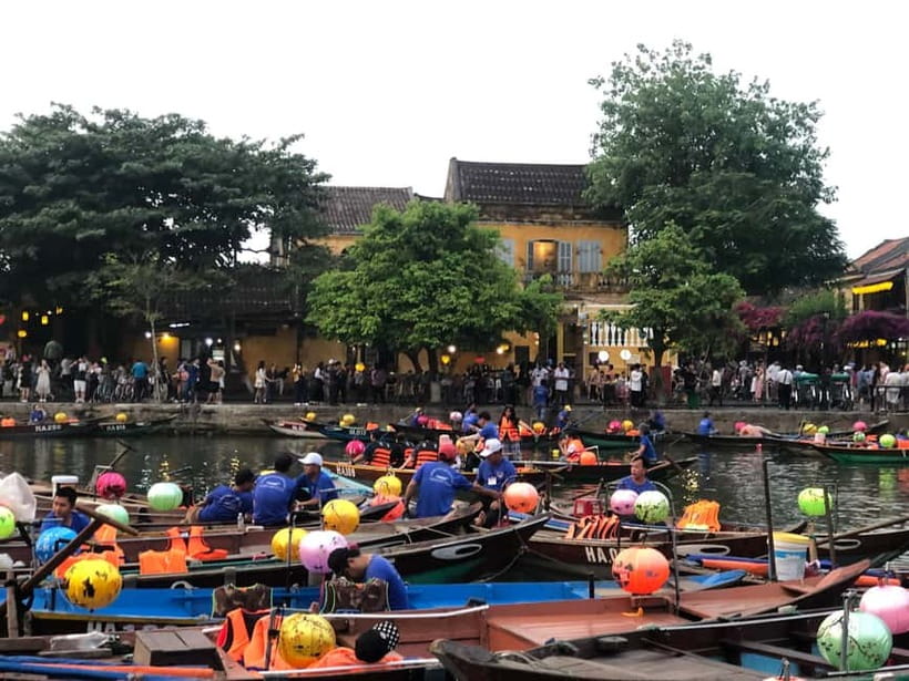 From Da Nang: Hoi An Old Town Tour, Night Market & Boat Ride - Alleys, galleries, and time for your own browsing