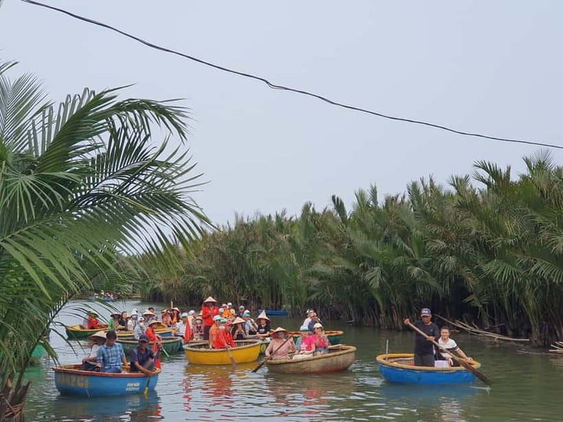 From Da Nang: Hoi An Old Town Tour, Night Market & Boat Ride - Flower lanterns on the Hoai River
