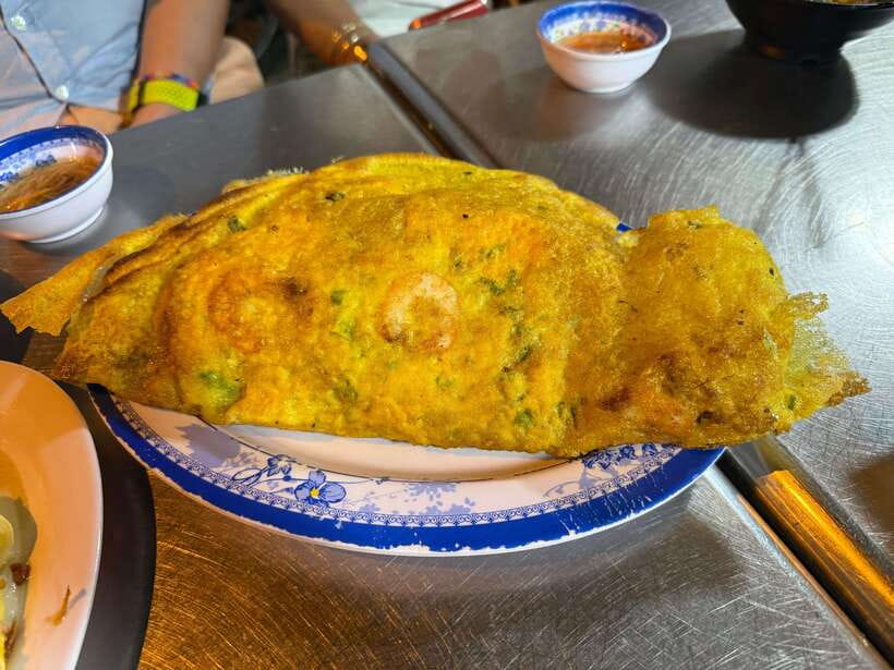From Ho Chi Minh City: Street Food Tour With Female Guide - Nguyen Hue Walking Street and the city center